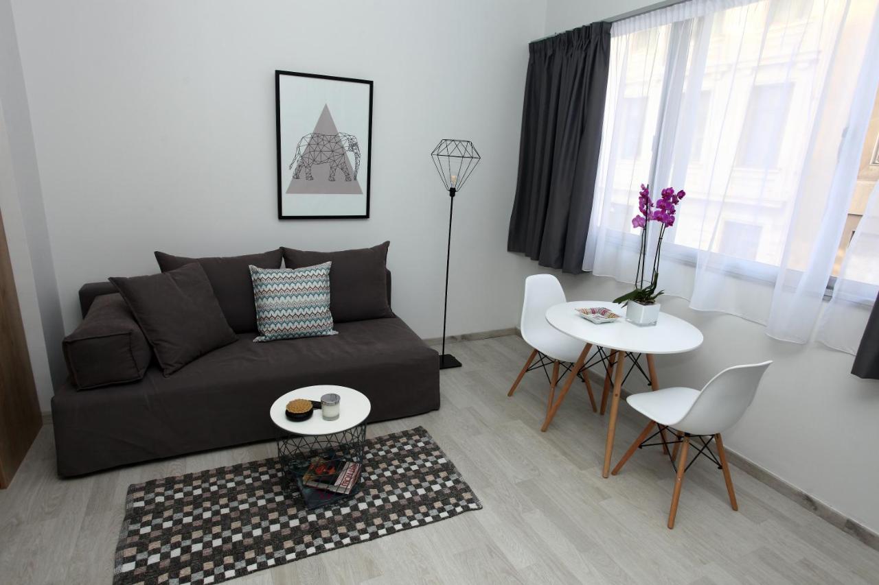 Old Town Hall Suites And Apartments Athena Bagian luar foto