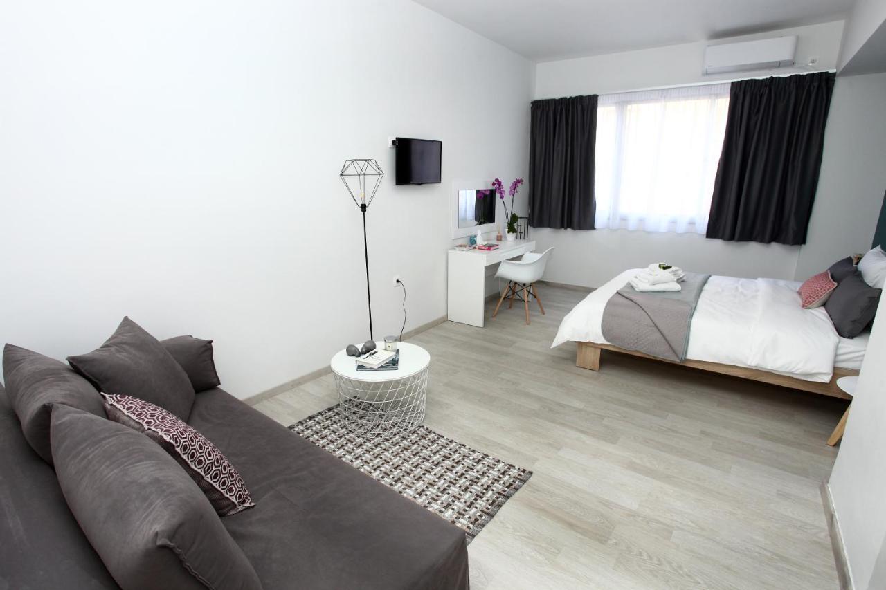 Old Town Hall Suites And Apartments Athena Bagian luar foto