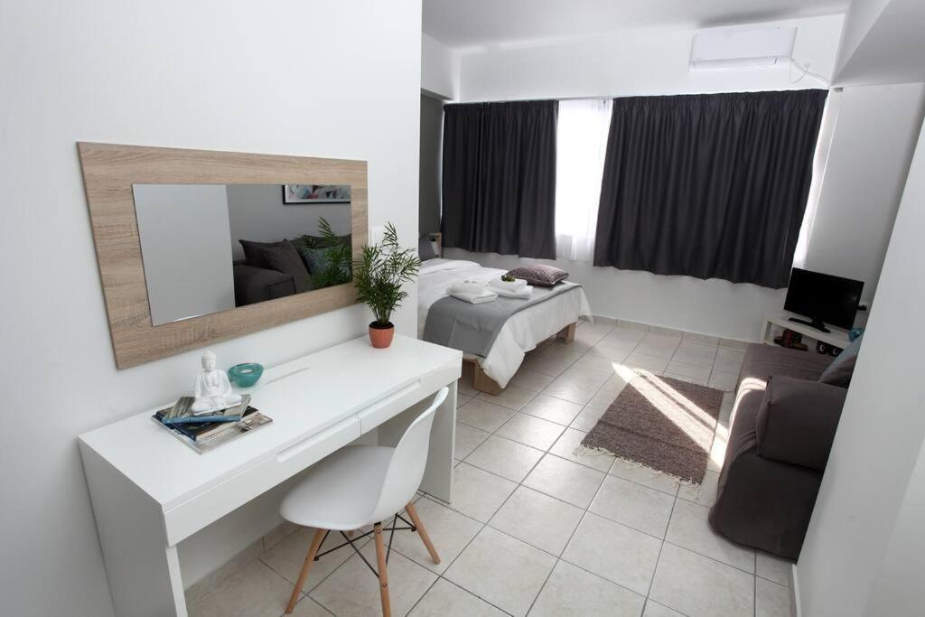 Old Town Hall Suites And Apartments Athena Bagian luar foto