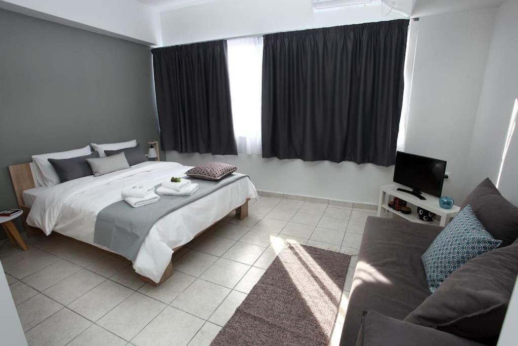 Old Town Hall Suites And Apartments Athena Bagian luar foto