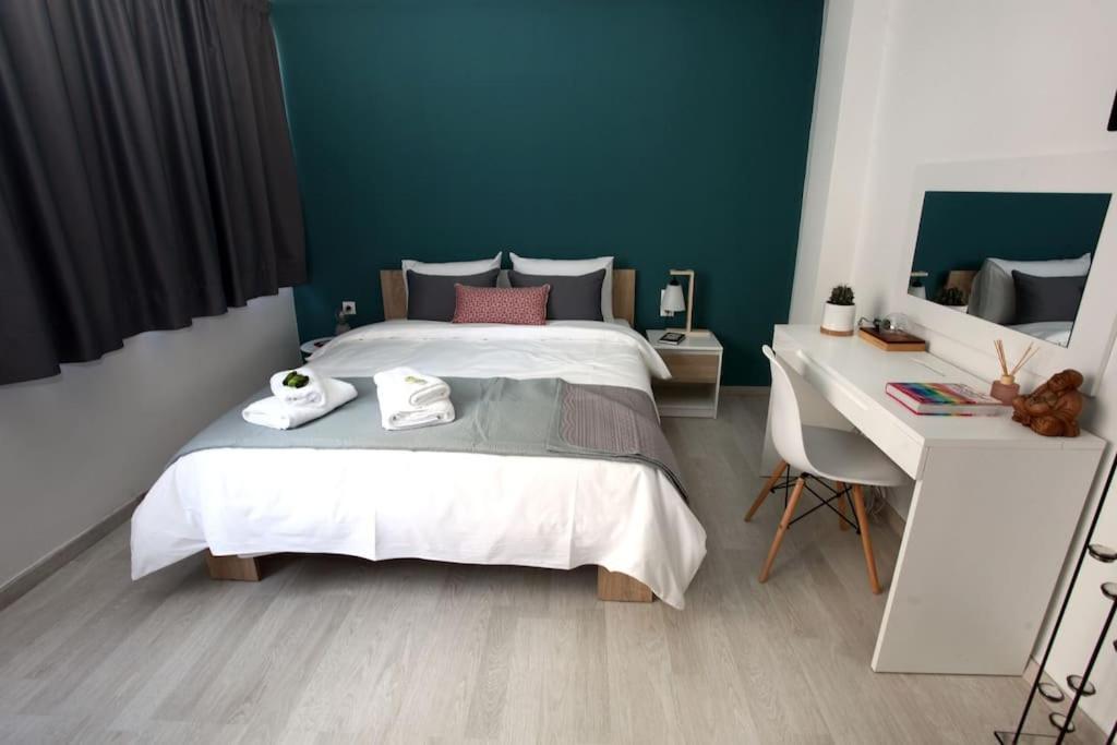 Old Town Hall Suites And Apartments Athena Bagian luar foto