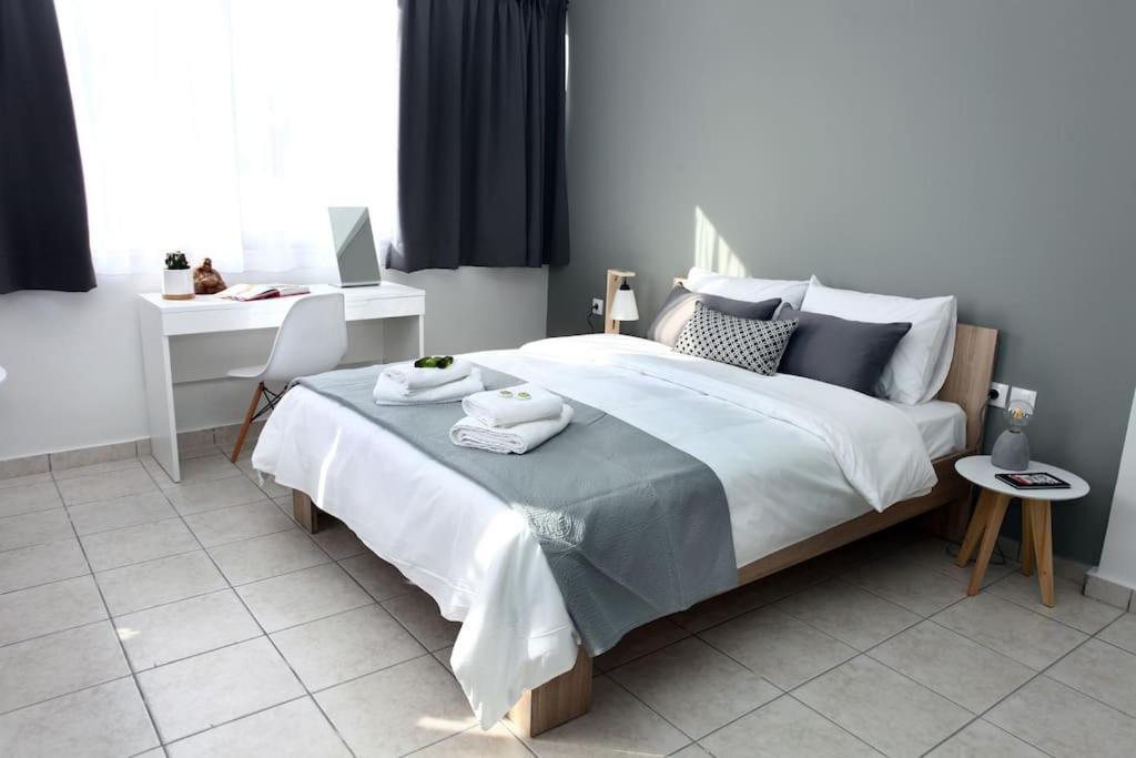Old Town Hall Suites And Apartments Athena Bagian luar foto