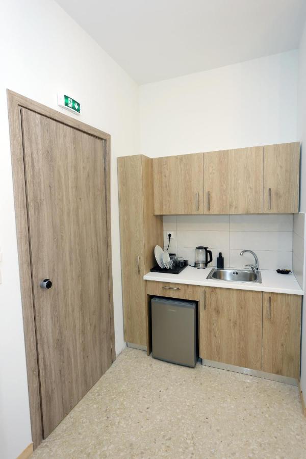 Old Town Hall Suites And Apartments Athena Bagian luar foto