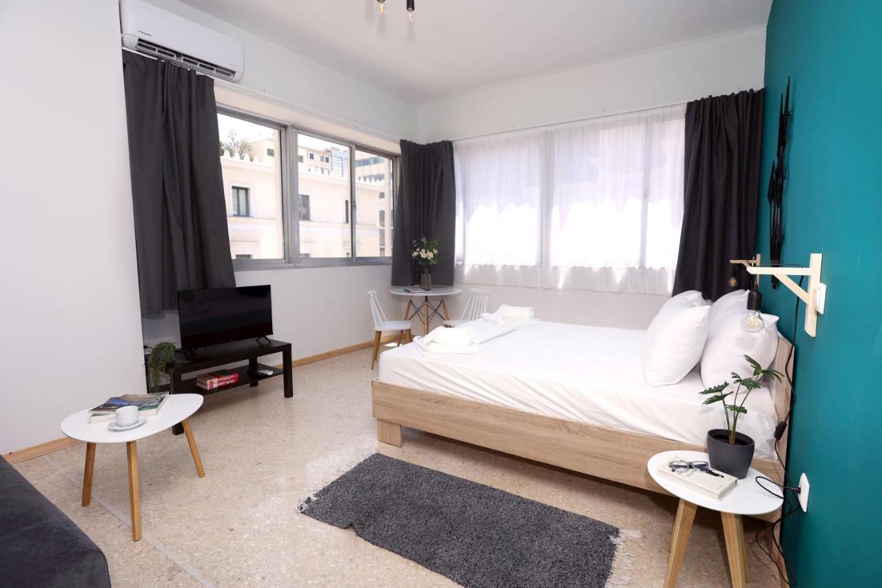 Old Town Hall Suites And Apartments Athena Bagian luar foto