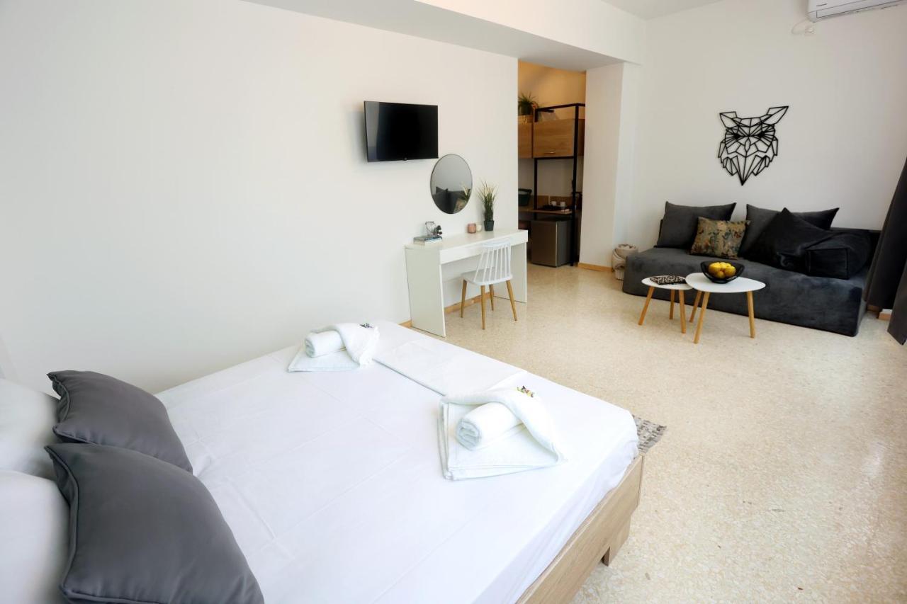 Old Town Hall Suites And Apartments Athena Bagian luar foto